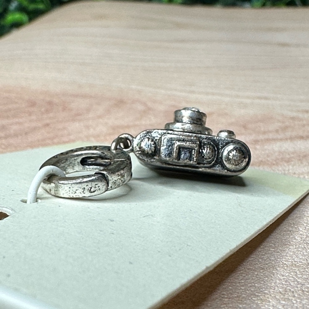 Fossil Brand Vintage Camera Charm - Picture 5 of 6